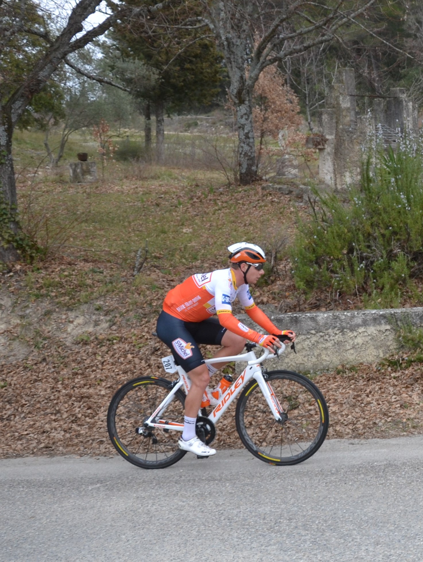 Imagem de referência de Morne van Niekerk, descrito nos dados abertos como ciclista sul-africano