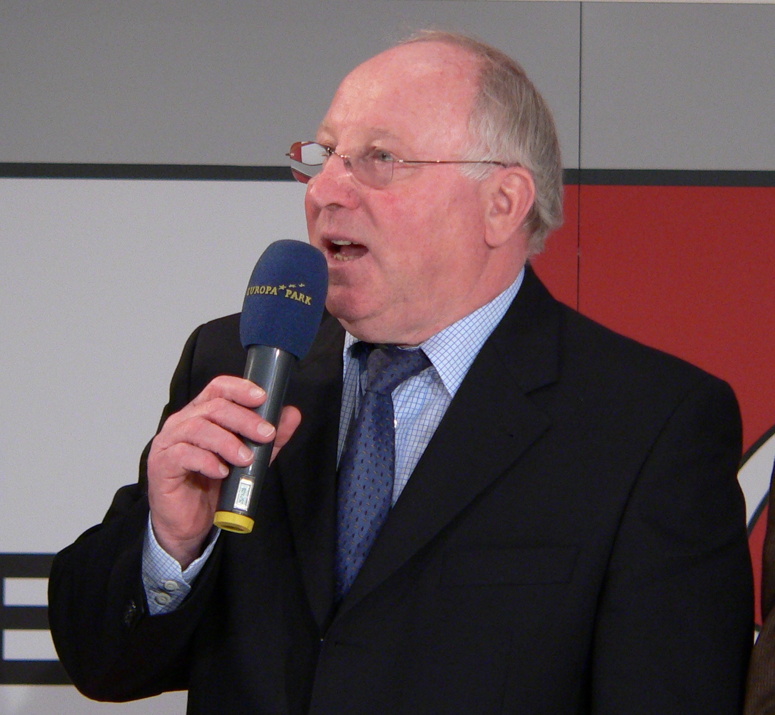 Imagem de referência relacionada a Uwe Seeler, item descrito como futebolista alemão (1936–2022)