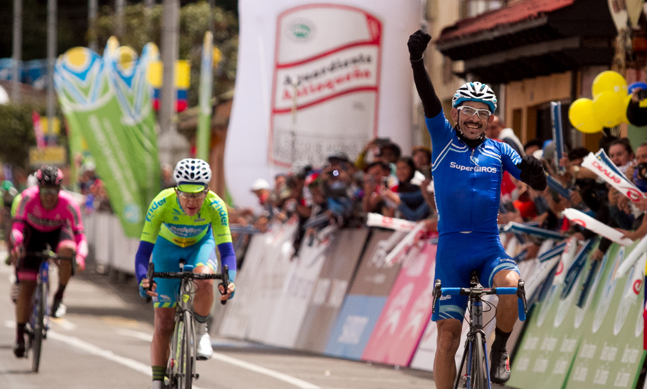 Imagem de referência de Nicolás Paredes, descrito nos dados abertos como ciclista profissional colombiano