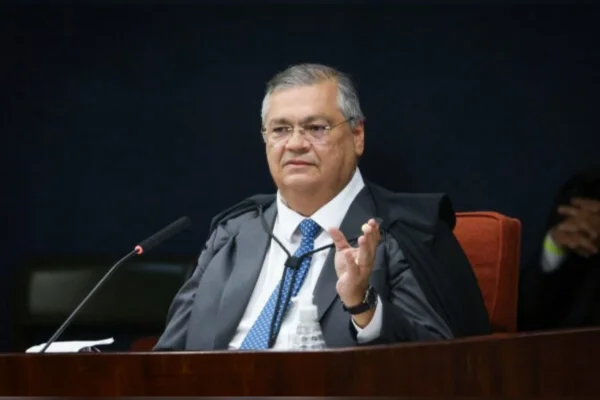Dino manda Congresso e União criarem "identificador" para rastrear emendas