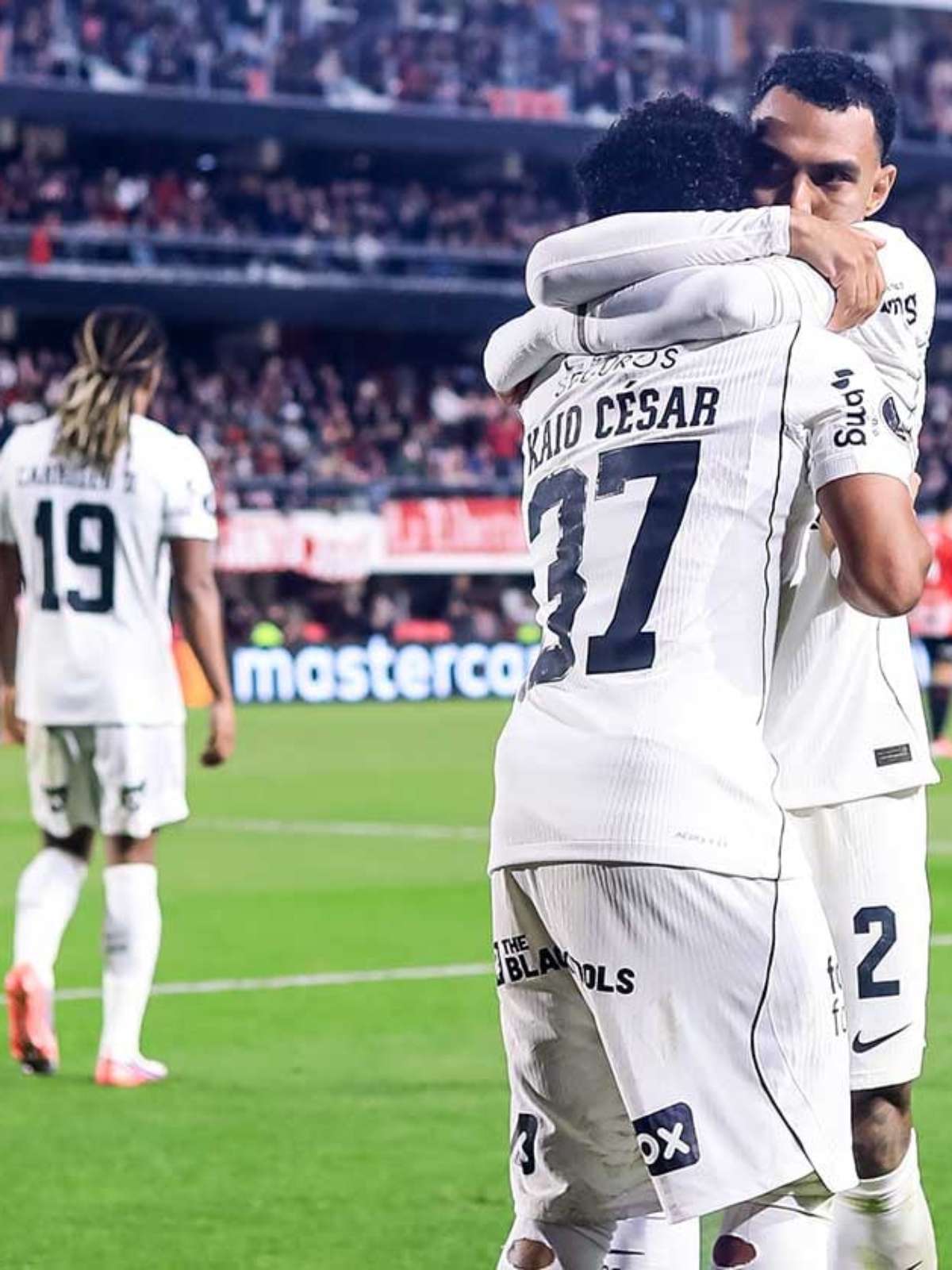Corinthians conta com histórico favorável em casa para avançar