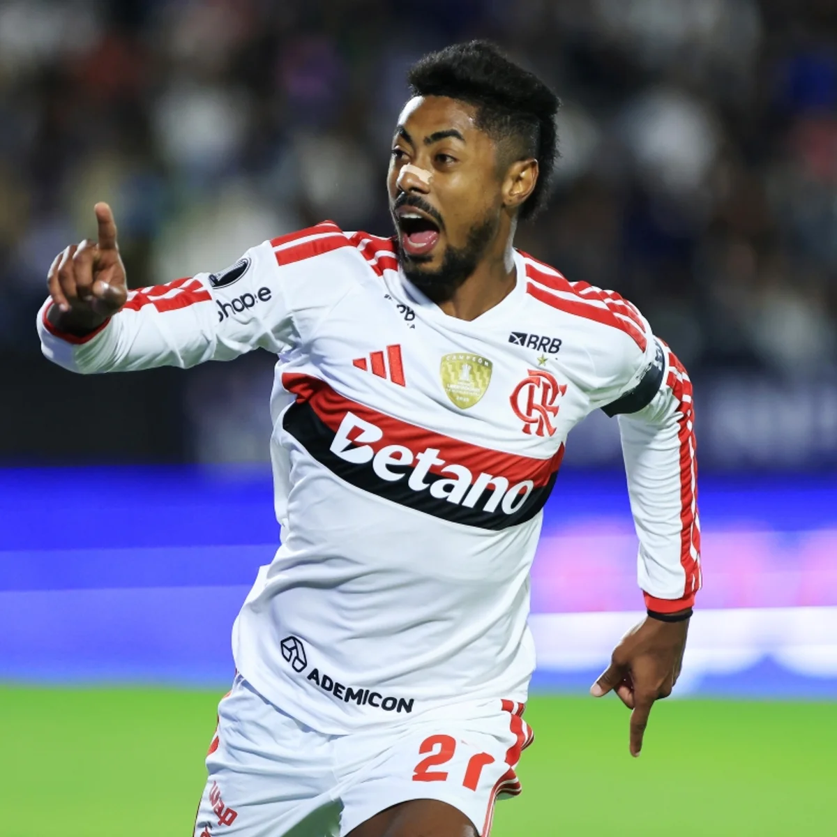 Flamengo vence Del Valle em Quito e abre vantagem na Libertadores