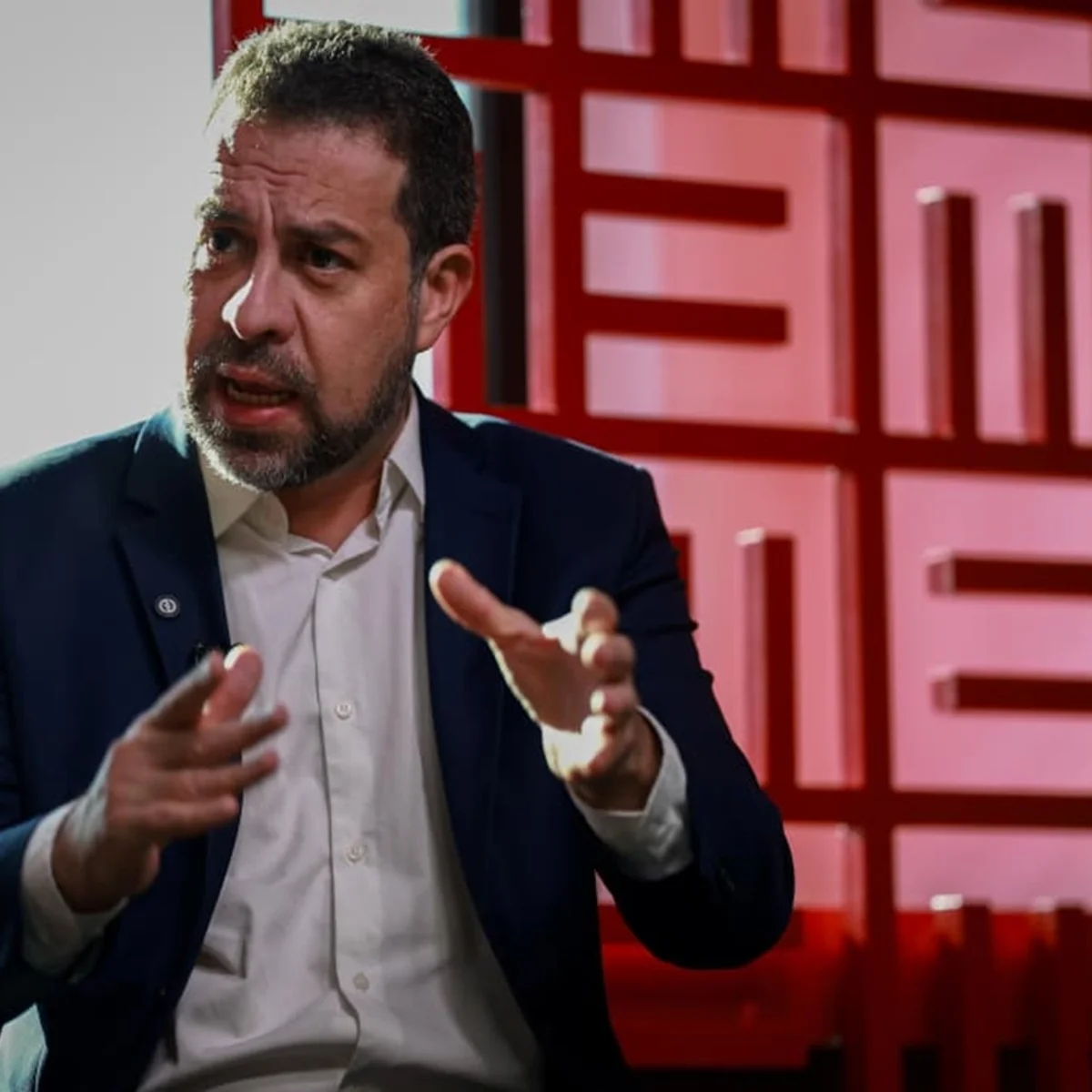 Boulos afirma que decisão de Dino "restabelece a autonomia dos Poderes"