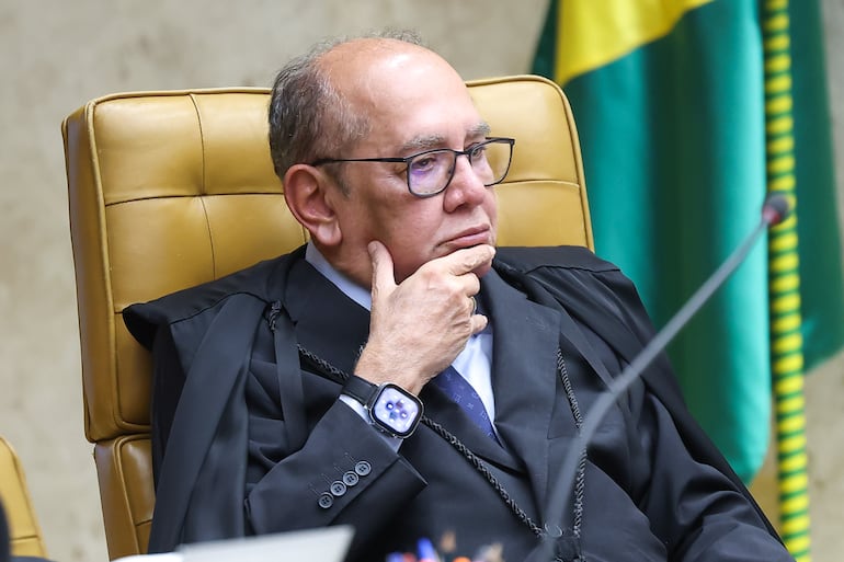 Gilmar Mendes pressiona Fachin para travar julgamento sobre PF e centralizar investigações