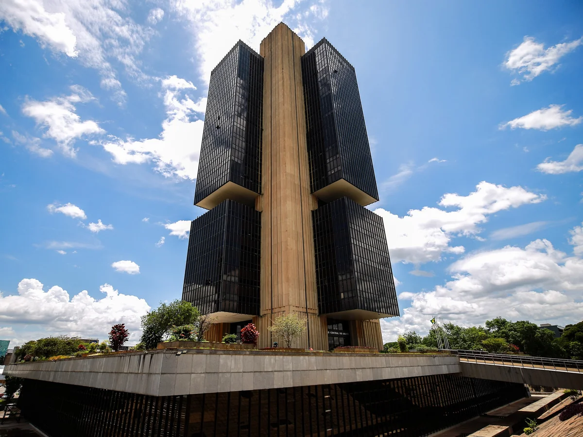 BC prepara medidas para enfrentar endividamento das famílias