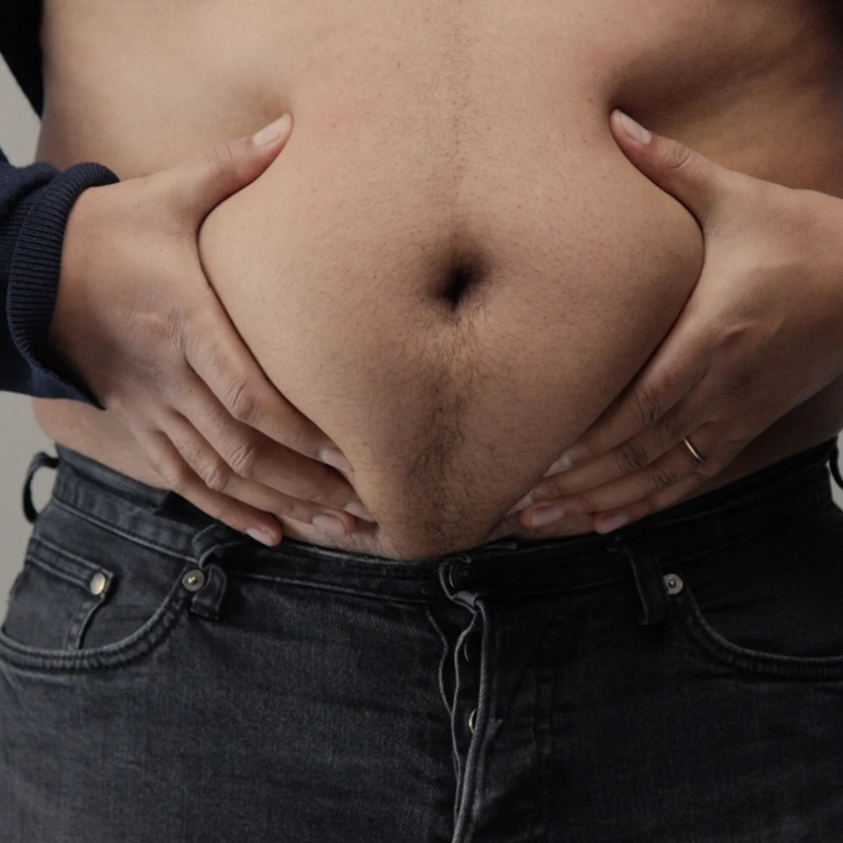 Gordura abdominal pode influenciar mais a testosterona do que idade