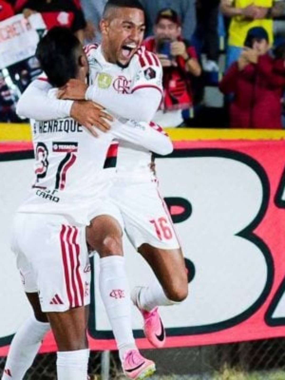 Flamengo vence e abre vantagem rumo à semifinal da Libertadores
