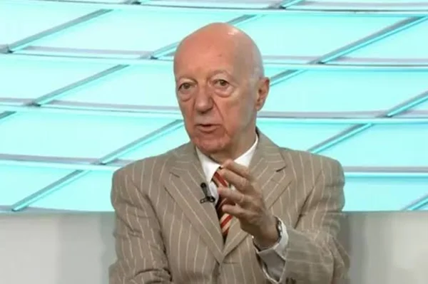 Morre Claudio Carsughi, referência do jornalismo esportivo, aos 93 anos