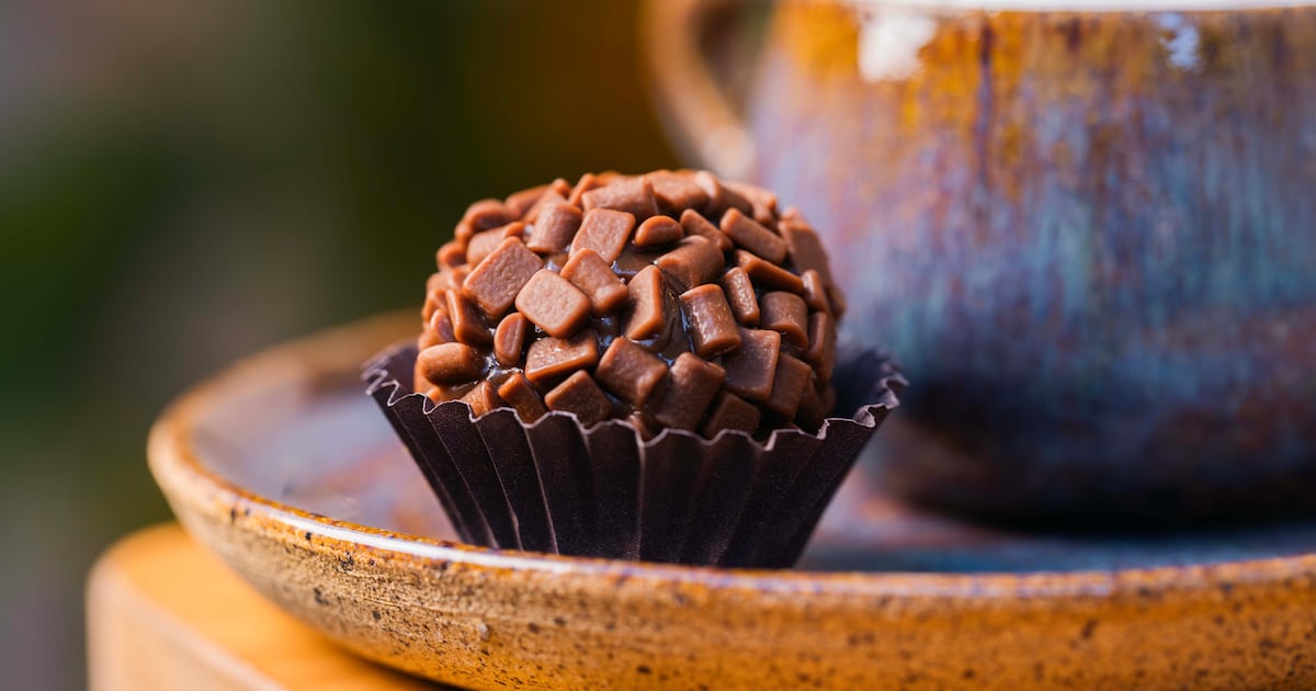 Dia do Brigadeiro: docinho de campanha política vira símbolo da doçaria nacional