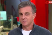 Em 2007, Huck foi processado pelo município de Angra dos Reis por supostos danos ambientais ao construir irregularmente sua casa de veraneio. Contudo, foi beneficiado por um decreto do governador Sérgio Cabral. Em 2011, no entanto, foi condenado a pagar R$ 40 mil por cercar a faixa costeira ao longa da casa com boia