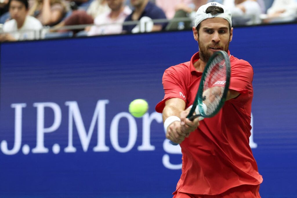 Khachanov atinge as semifinais do US Open enquanto Blockx se retira