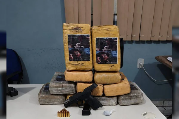 Cena de O Auto da Compadecida é estampada em maconha apreendida em RO