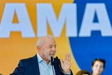 Lula quebra silêncio sobre caso Master e sobe tom contra Flávio Bolsonaro em campanha