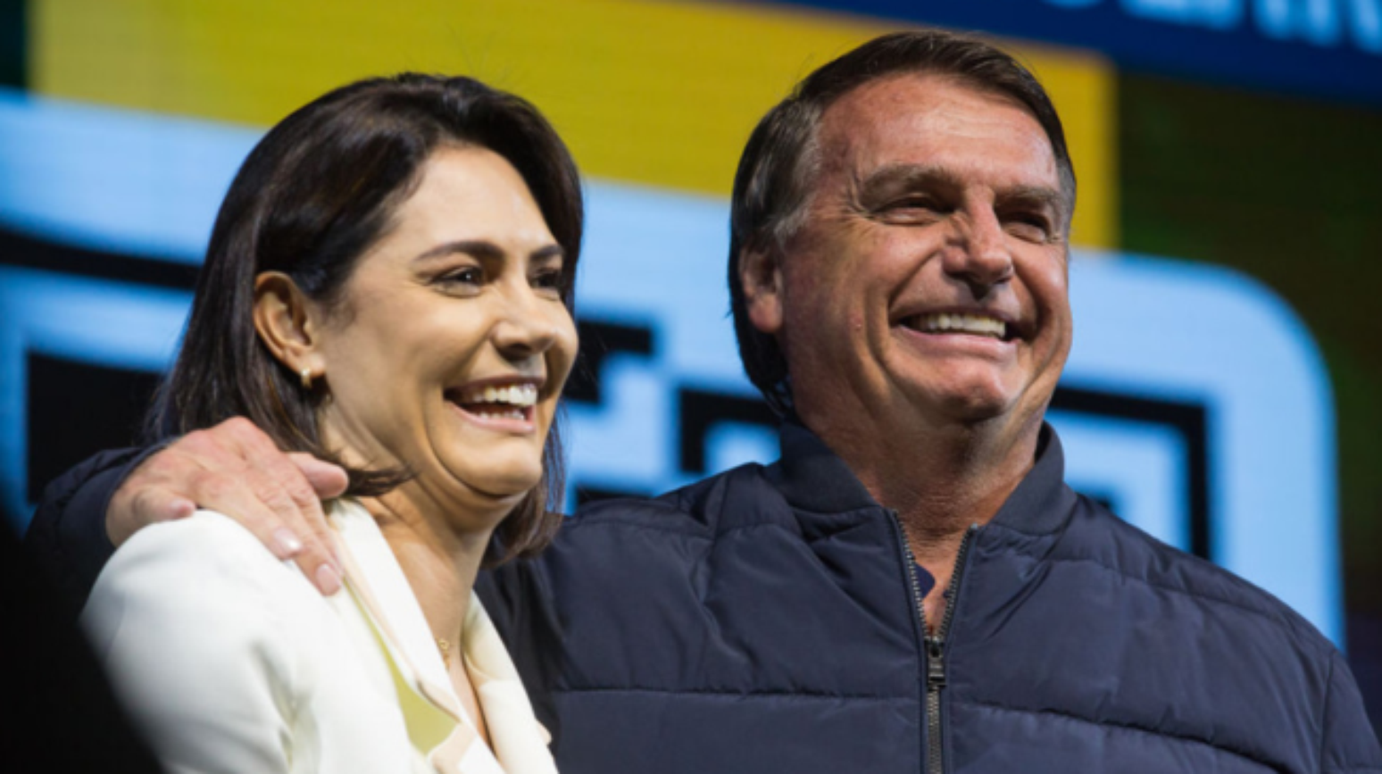 O ex-presidente do Brasil, Jair Bolsonaro, e sua esposa, Michelle Bolsonaro, durante a Conferência de Ação Política Conservadora (CPAC) em 6 de julho de 2024, em Camboriú, Brasil
