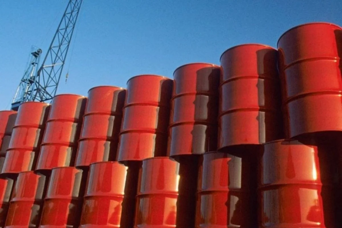Petróleo volta a passar de US$ 100 com elevação de tensão no Oriente Médio
