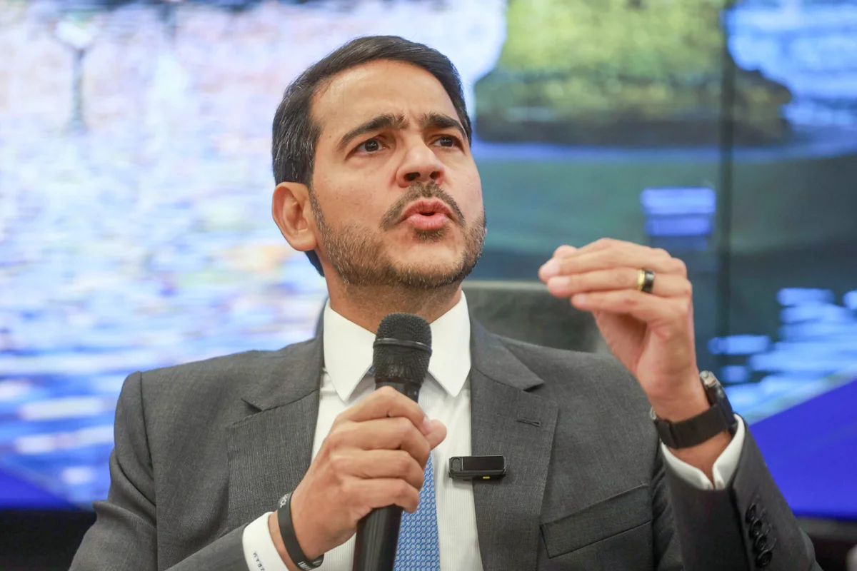 Messias recebe apoio de evangélicos progressistas após entrar na mira do PT