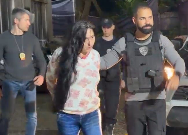Mulher é presa após matar a própria mãe de 77 anos com golpes de martelo em Niterói (RJ)