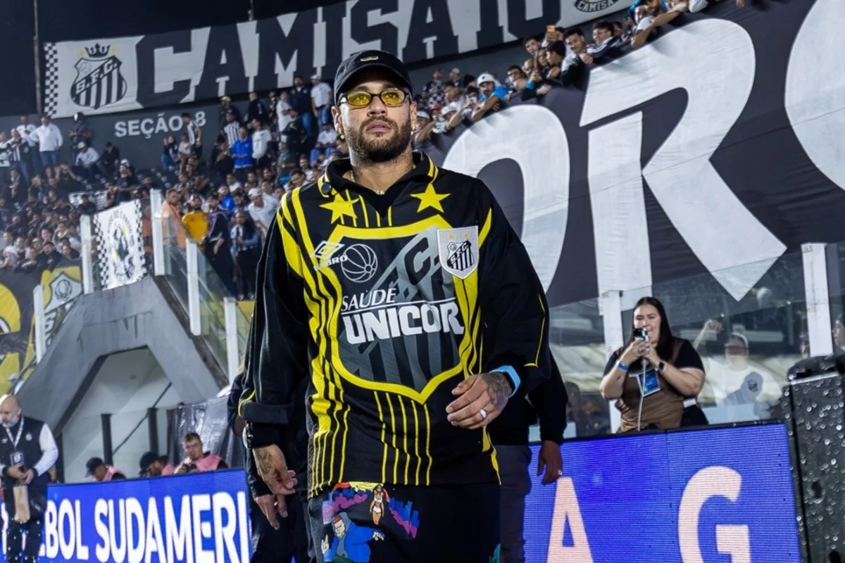 Neymar provoca torcida do Atlético-MG: "Com joelho estourado, sou melhor"