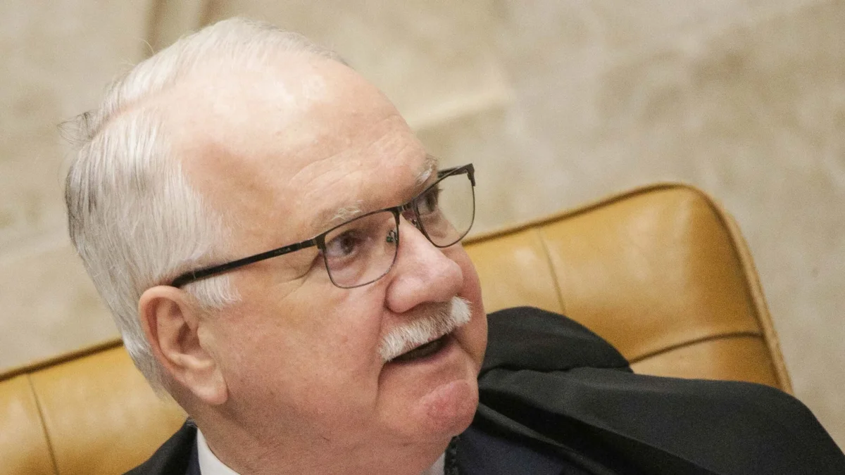 Pressionado, Fachin tenta conter crise e pauta para 15/9 o futuro de Moraes