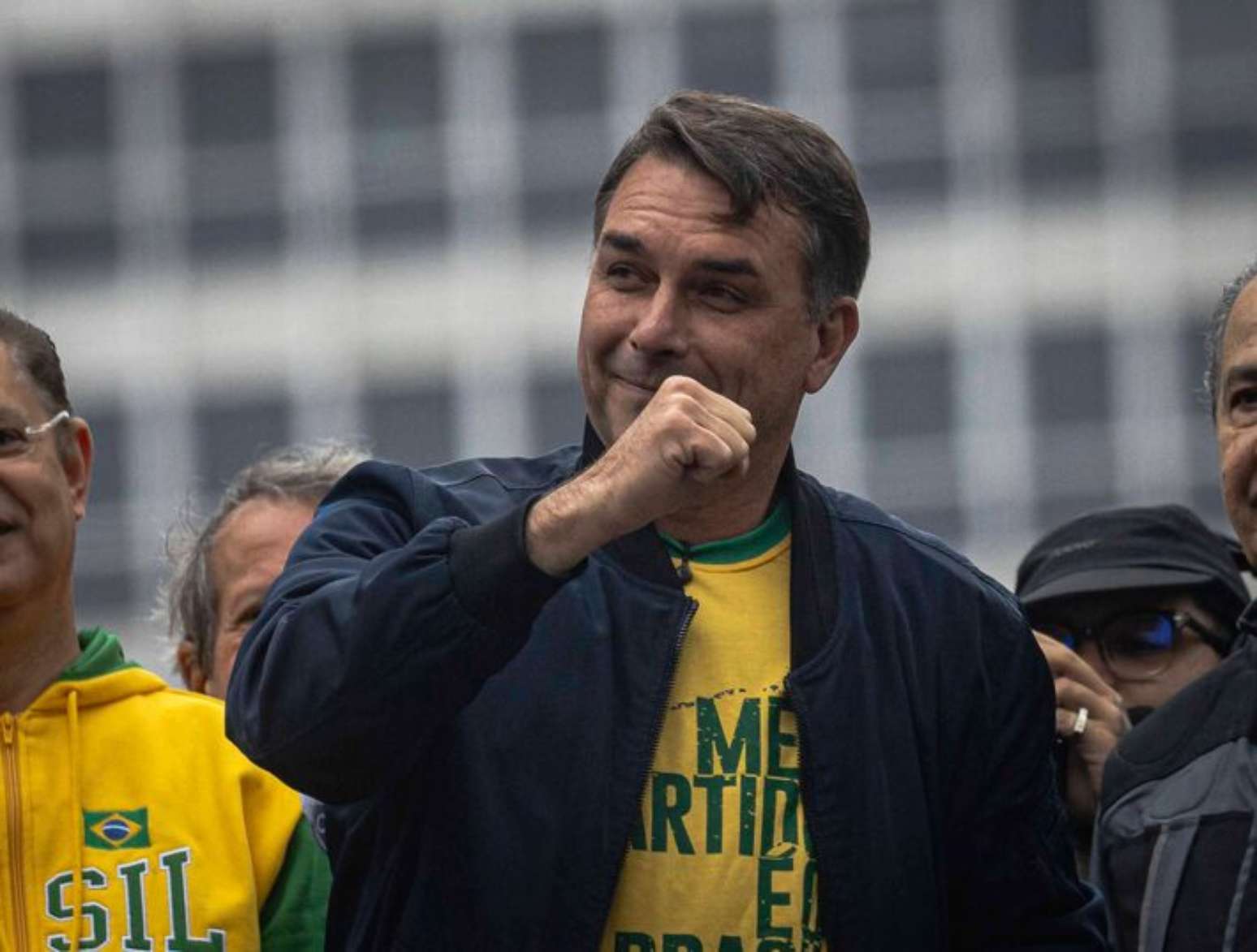 Fl&aacute;vio Bolsonaro durante ato na Avenida Paulista