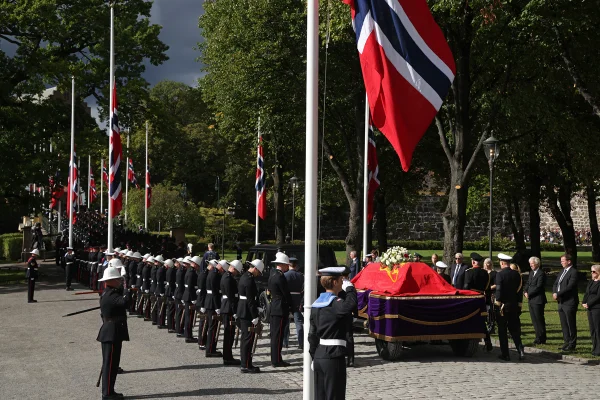 De "neto" preso a William: veja quem esteve no funeral do rei Harald V