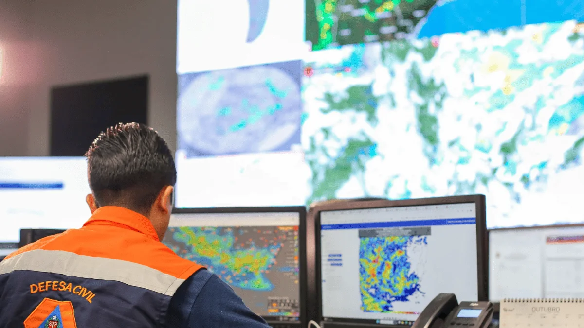 Após temporais, governo de SP envia ajuda humanitária ao interior e litoral