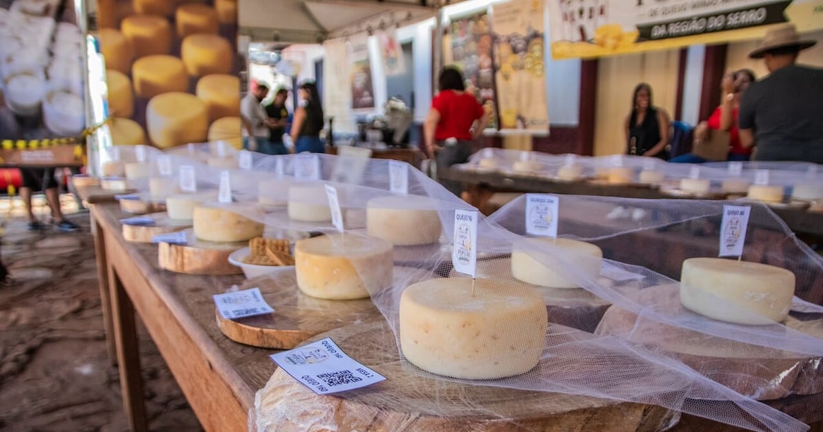 Município mineiro celebra o queijo artesanal e aposta na tradição para movimentar turismo e economia