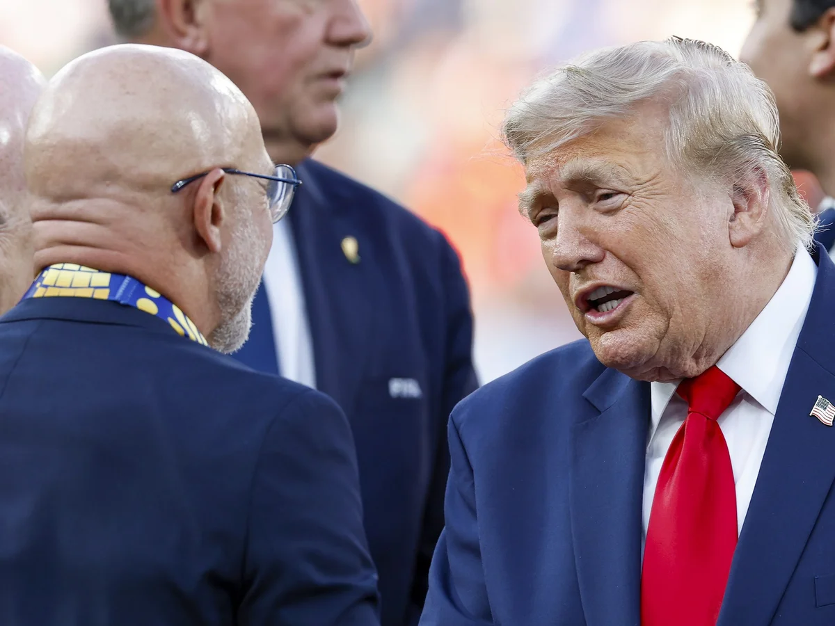 Técnico da Espanha revela o que conversou com Trump após título da Copa
