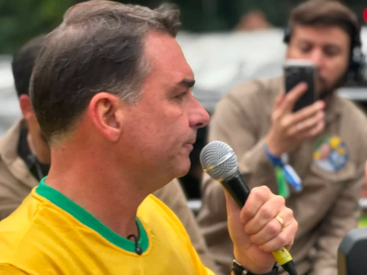 Campanha de Flávio aposta em ligar Moraes a Lula para desgastar petista