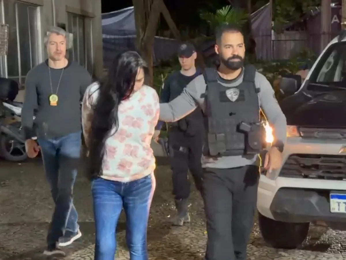 Mulher é suspeita de matar a mãe a marteladas após vê-la com o companheiro