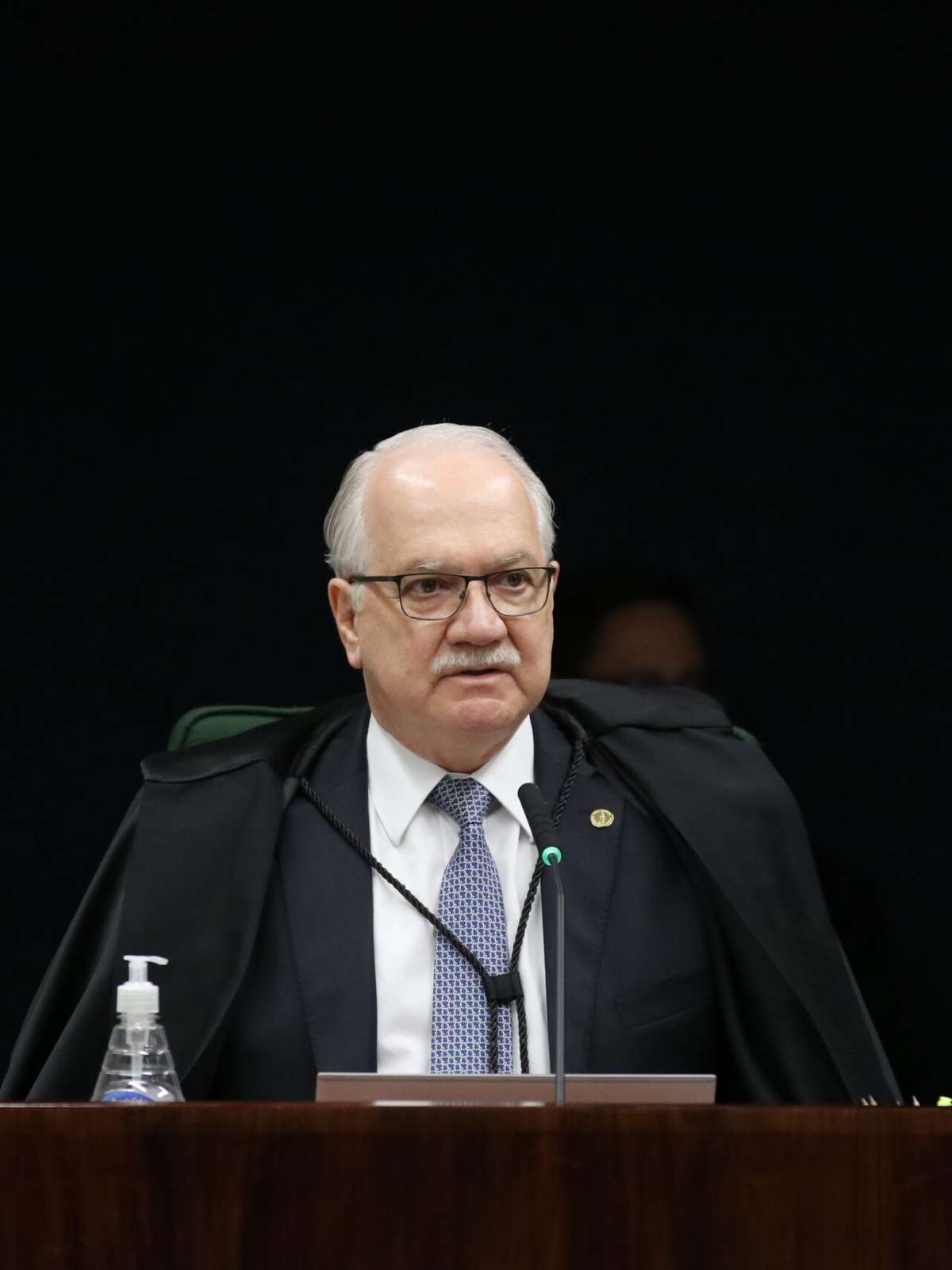 Fachin cancela sessão do STF após decisão de Dino de reintegrar Andrei Rodrigues à PF