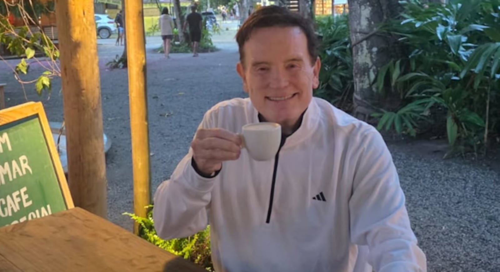 Roberto Cabrini foi elogiado pelos seguidores nas redes sociais após revelar seu destino de férias Reprodução/Instagram