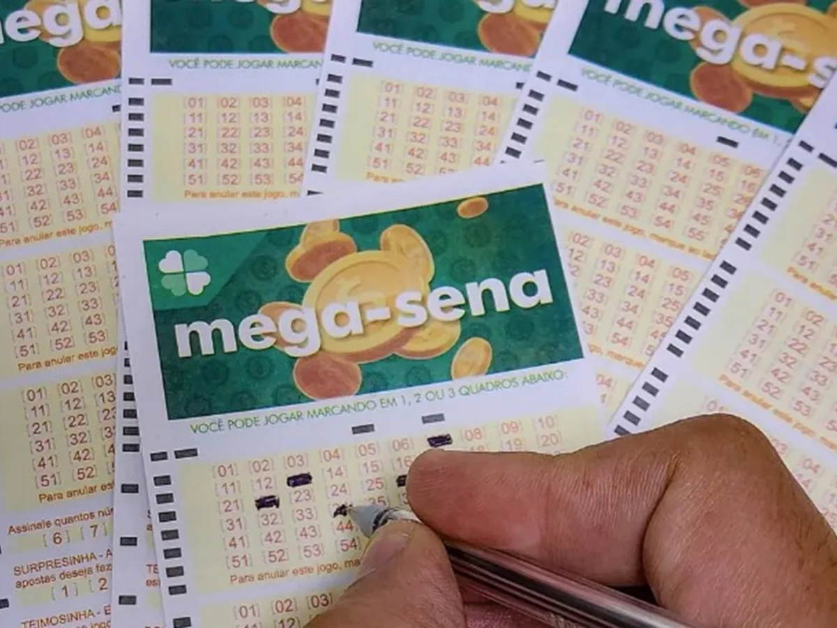 Mega-Sena: 2 bolões da mesma lotérica ganham R$ 689 mil e R$ 459 mil cada