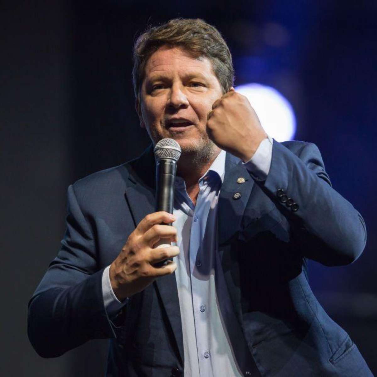Por que Mario Frias e a produtora do filme sobre Bolsonaro são alvo da PF