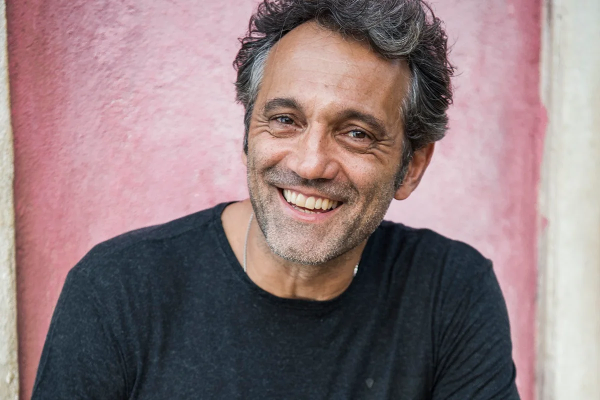 Foto colorida do ator Domingos Montagner - Metrópoles