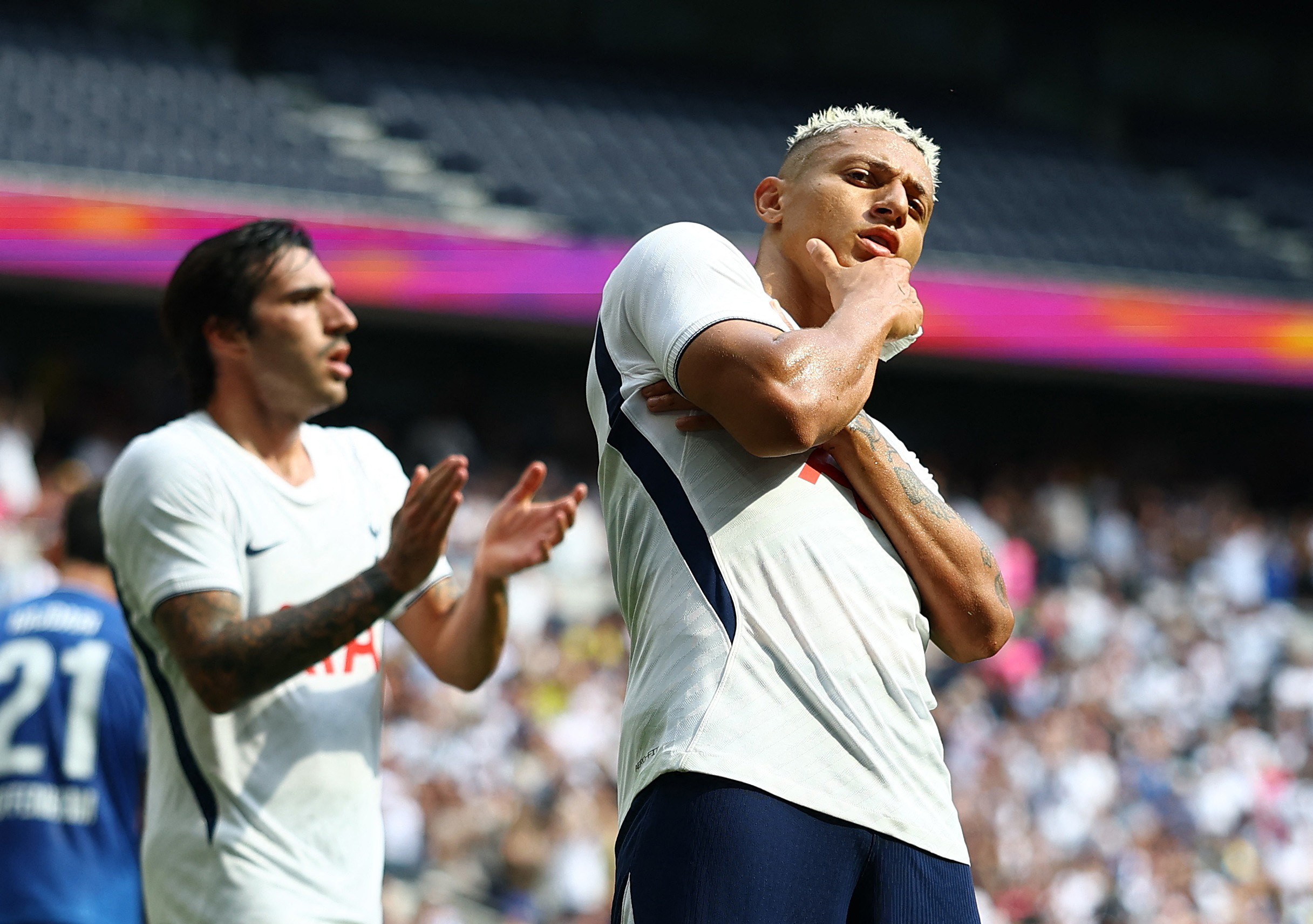 Richarlison entrará com pedido de rescisão com Tottenham para assinar com o Vasco