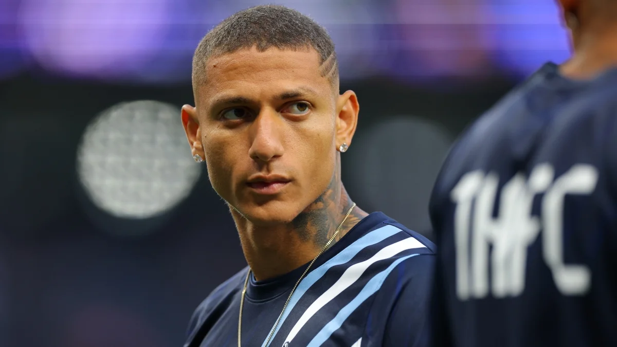 Richarlison questiona fala de técnico do Tottenham em postagem: "Por que?"