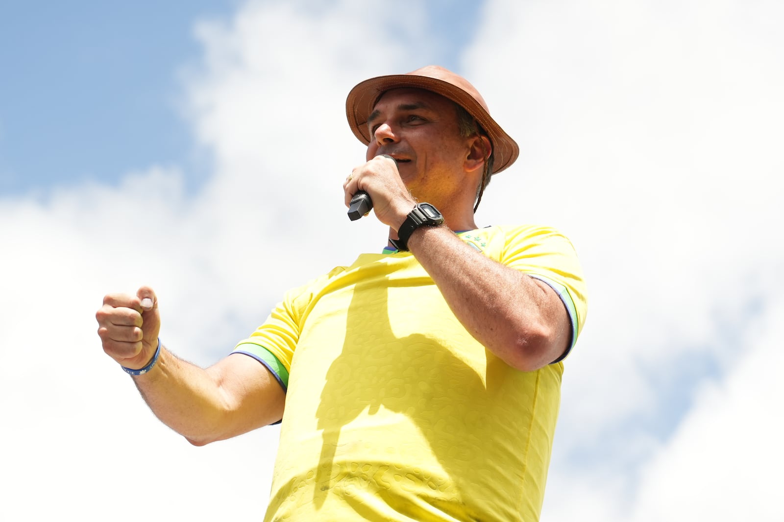 Imagem da matéria: Flávio Bolsonaro prepara ofensiva em estados petistas do Nordeste após alta nas pesquisas