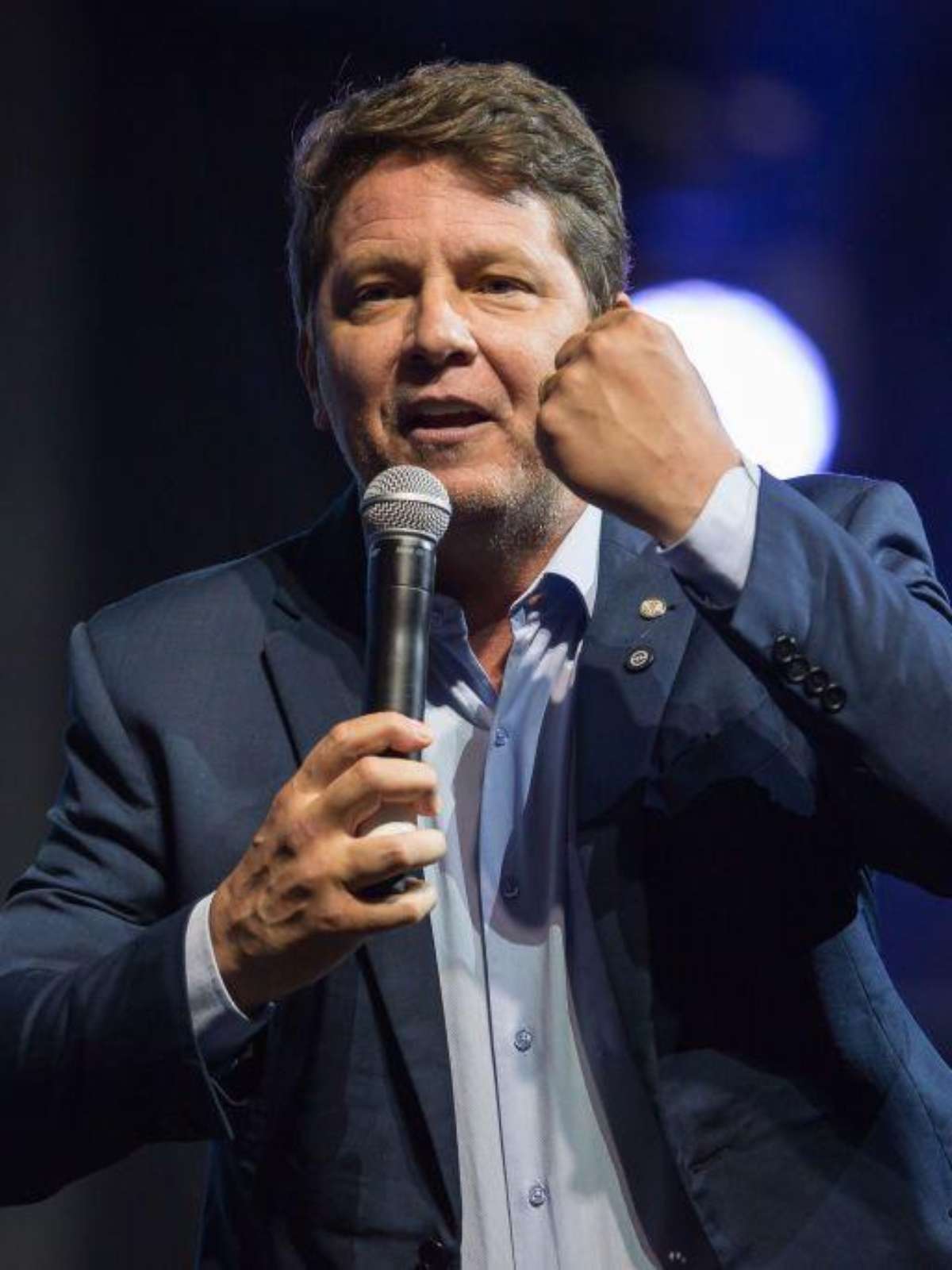 Por que Mario Frias e a produtora do filme sobre Bolsonaro são alvo da PF