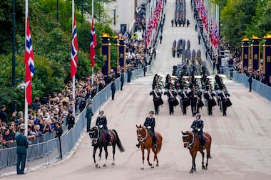 Funeral do rei Harald reúne multidão, integrantes da realeza e líderes europeus na Noruega
