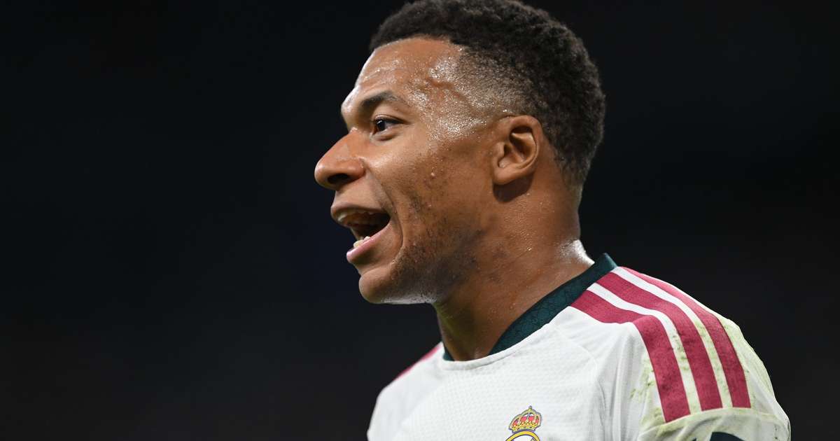Betis provoca irmãos Mbappé após expulsão de Ethan na Champions