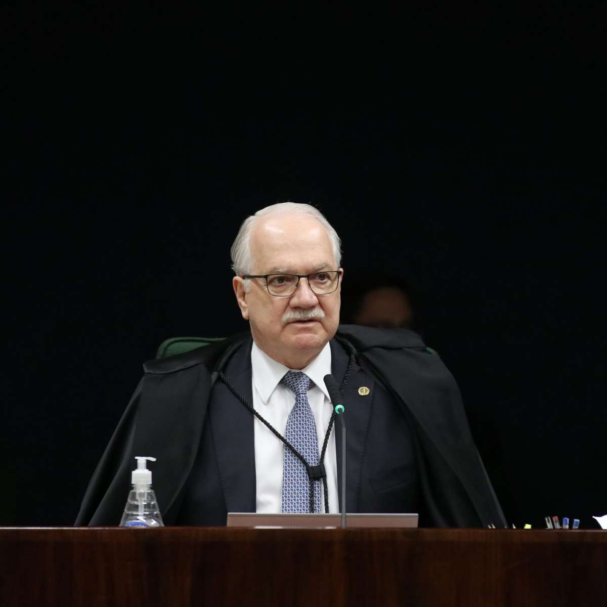 Fachin cancela sessão do STF após decisão de Dino de reintegrar Andrei Rodrigues à PF