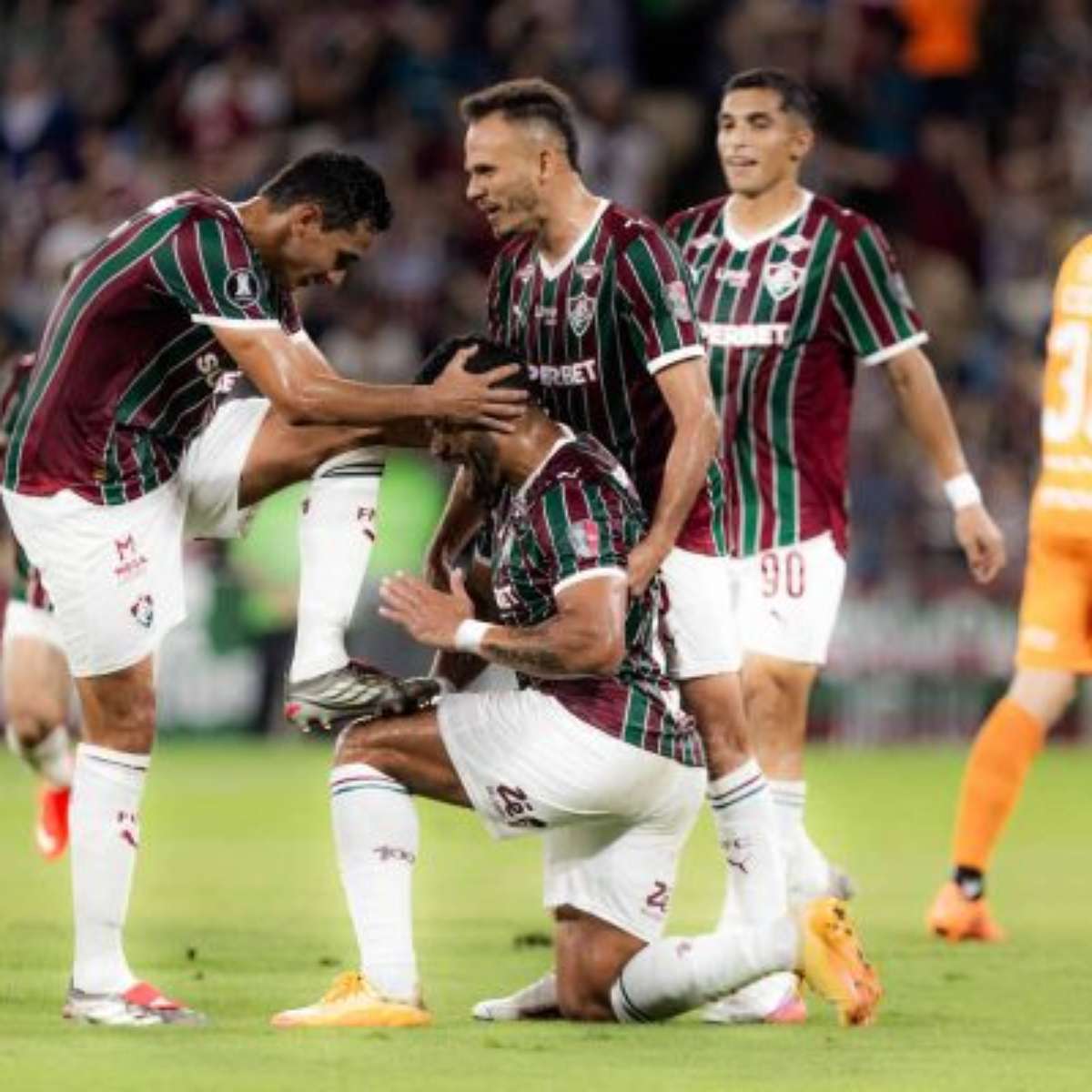 Ganso dá volta por cima e recupera protagonismo no Fluminense
