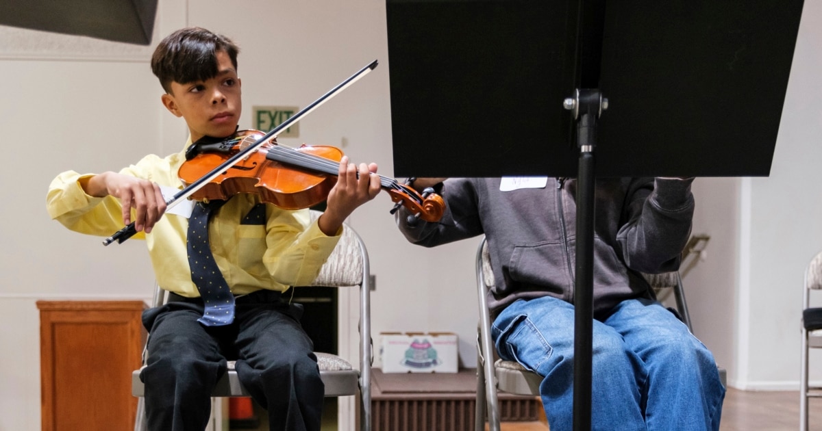 Imagem relacionada à notícia: Orquestra da Igreja Juvenil visa ajudar músicos de cor