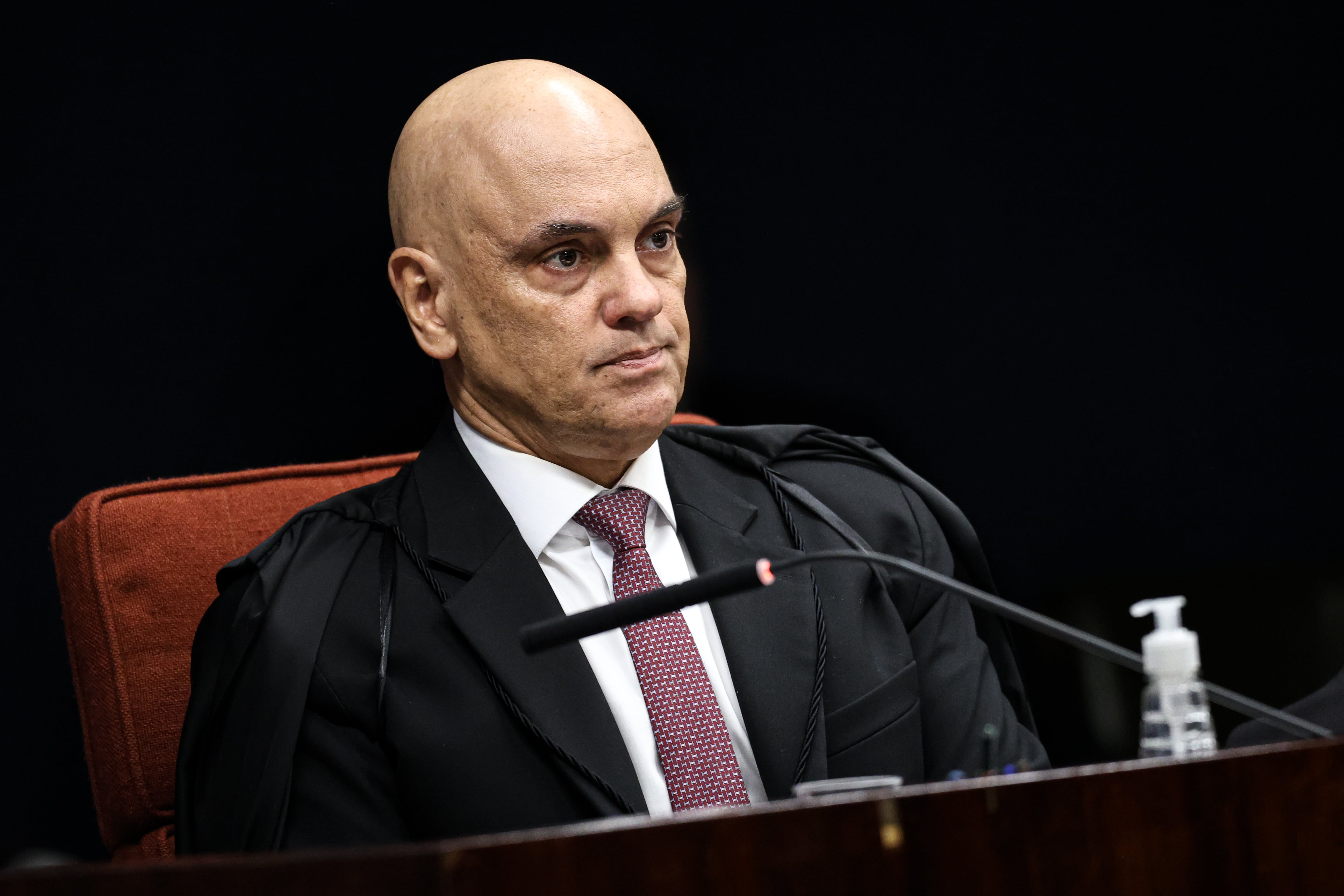 Mensagens e encontros: o que os ministros do STF devem analisar em julgamento de Moraes