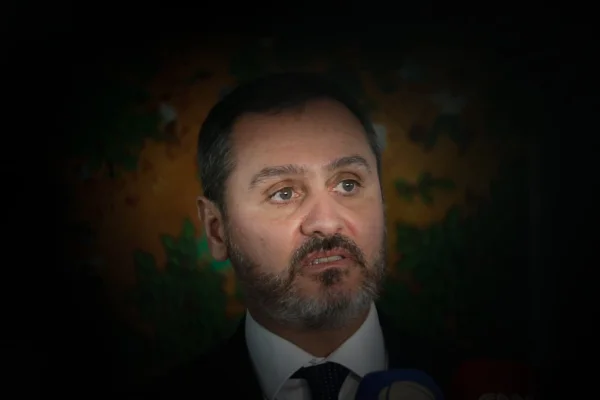 “Violação de competência”: AGU vai recorrer ao STF de decisão de Mendonça - destaque galeria
